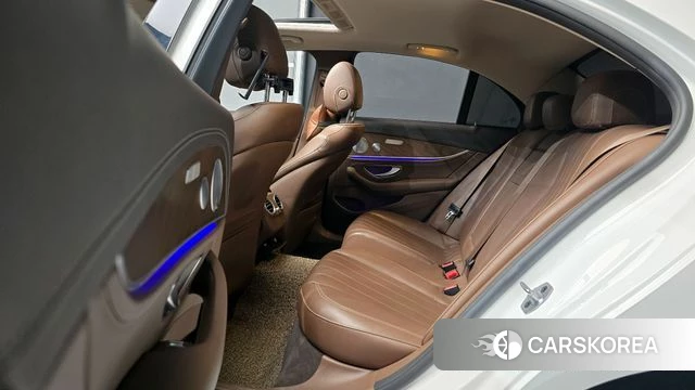 Mercedes-Benz E-Class W213 2018 Белый из Кореи, фото 3