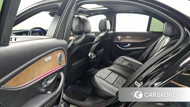 Mercedes-Benz E-Class W213 2021 Черный из Кореи, фото 3