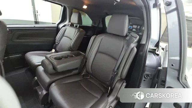 Honda Odyssey 2018 Серебряный из Кореи, фото 3