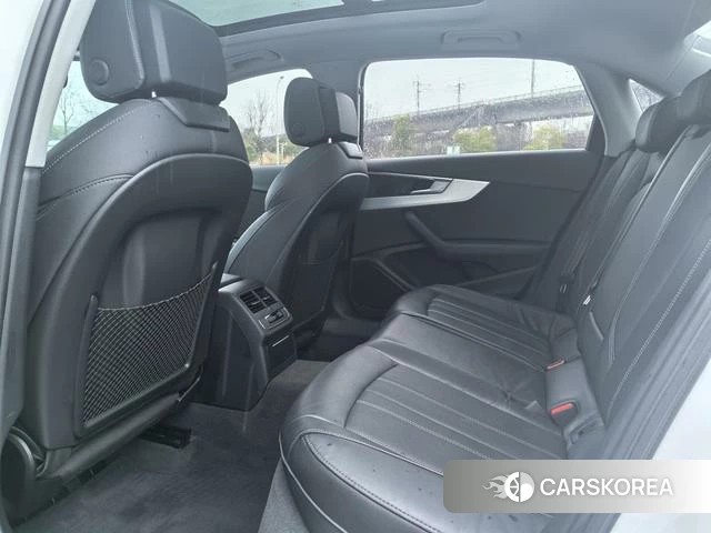 Audi A4L 2021 Белый из Китая, фото 3