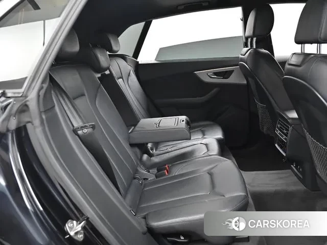 Audi Q8 (4M) 2021 Черный из Кореи, фото 3