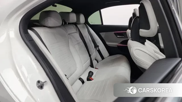 Mercedes-Benz C-Class W206 2022 Белый из Кореи, фото 3