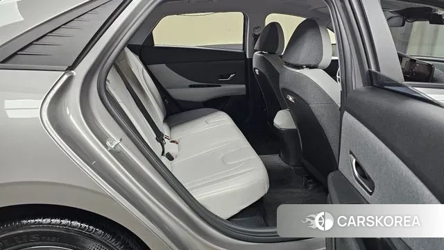 Hyundai Avante Hybrid (CN7) 2022 Серебристо-серый из Кореи, фото 3