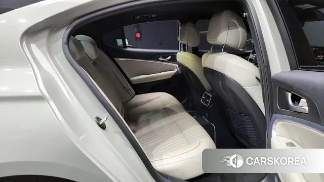 Genesis The New G70 2023 Серебристо-серый из Кореи, фото 3