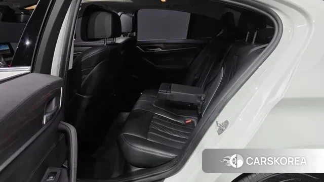 BMW 5 Series (G30) 2019 Белый из Кореи, фото 3