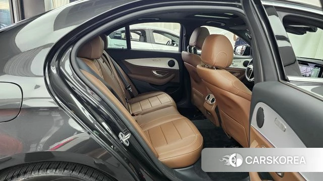 Mercedes-Benz E-Class W213 2021 Серый из Кореи, фото 3
