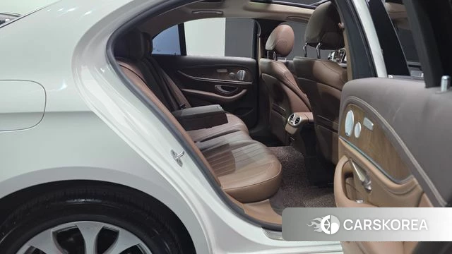 Mercedes-Benz E-Class W213 2019 Белый из Кореи, фото 3