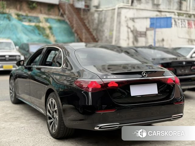 Mercedes-Benz E-class 2025 Черный из Китая, фото 3