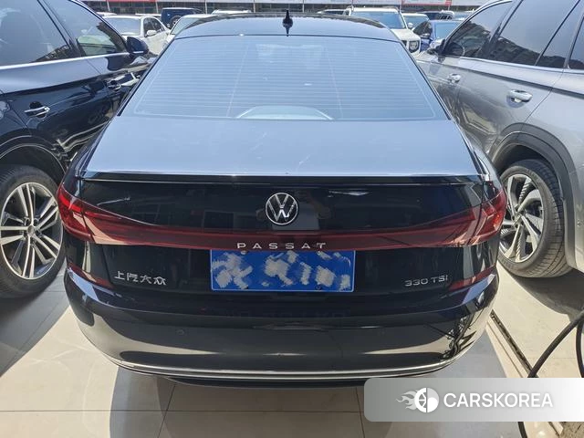 Volkswagen Passat 2022 Черный из Китая, фото 3