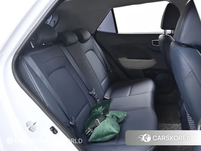 Hyundai Venue 2023 Белый из Кореи, фото 3