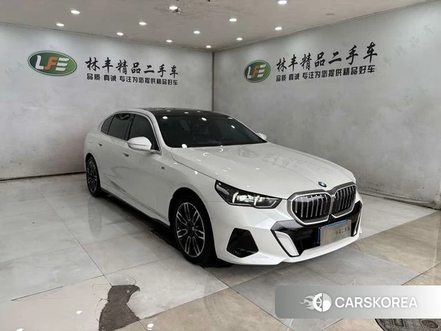 BMW 5 series 2024 Белый из Китая, фото 3