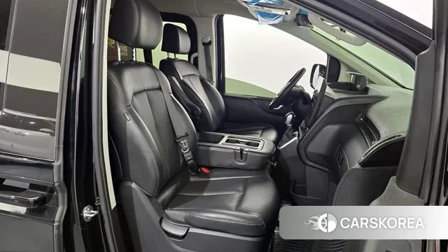 Hyundai Staria 2022 Черный из Кореи, фото 3