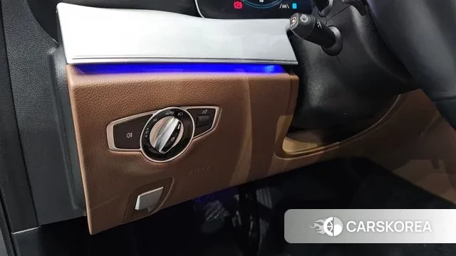 Mercedes-Benz E-Class W213 2021 Черный из Кореи, фото 3