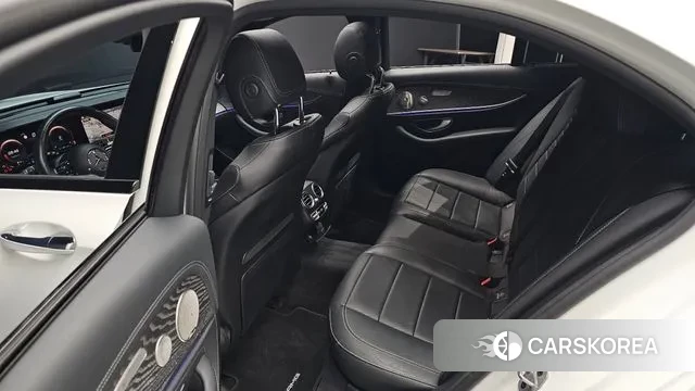 Mercedes-Benz E-Class W213 2023 Белый из Кореи, фото 3