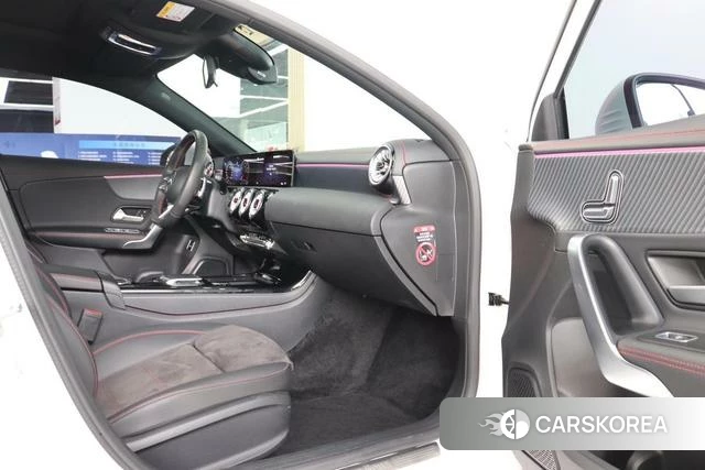 Mercedes-Benz Class A 2023 Белый из Китая, фото 3