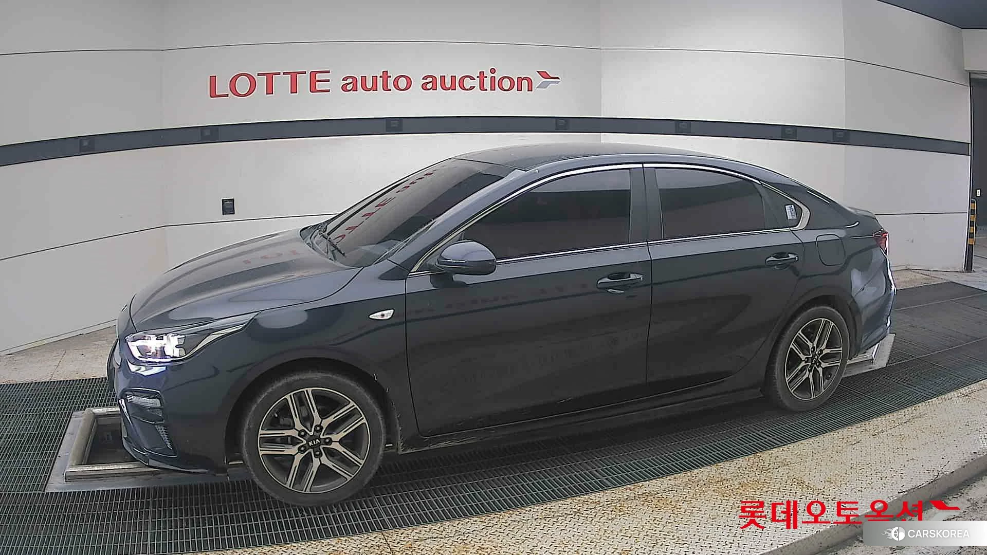 Kia K3 2021 Gravity Blue из Кореи, фото 3
