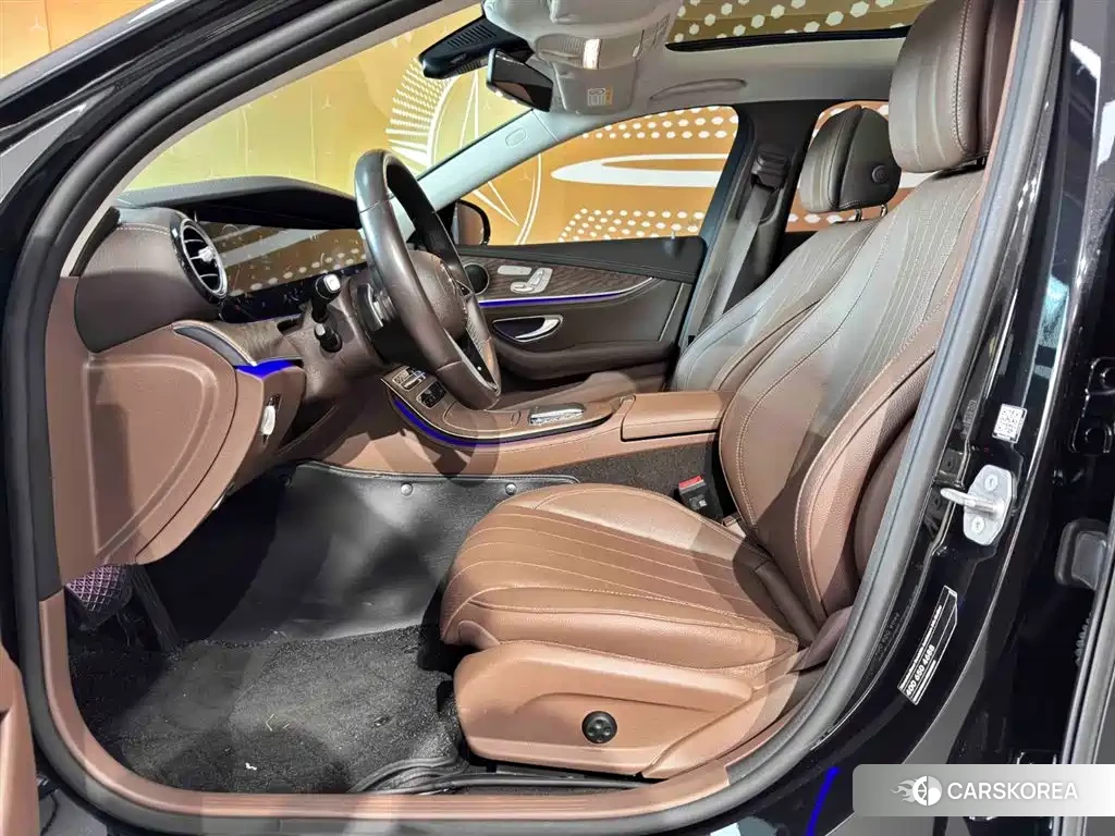 Mercedes-Benz E-Class 2023 Черный из Китая, фото 3