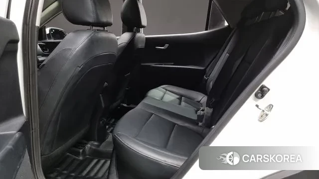 Kia Stonic 2018 Белый из Кореи, фото 3