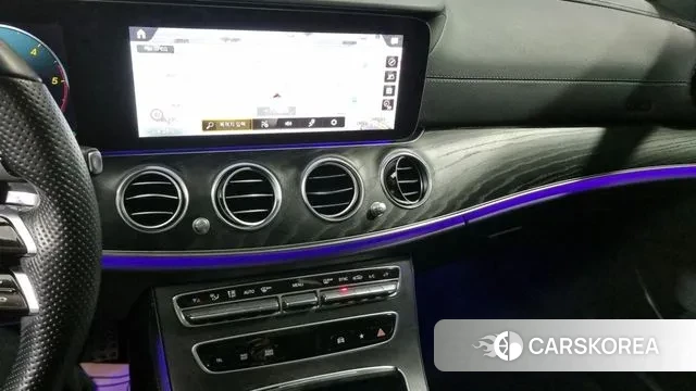 Mercedes-Benz E-Class W213 2022 Белый из Кореи, фото 3