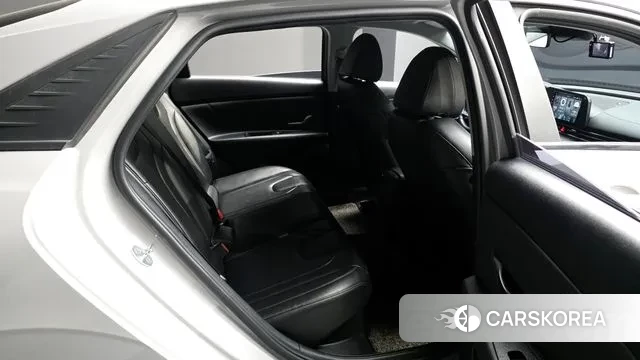 Hyundai Avante Hybrid (CN7) 2021 Серебристо-серый из Кореи, фото 3