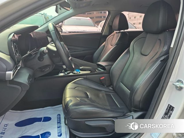 Hyundai Avante (CN7) 2022 Серебристо-серый из Кореи, фото 3