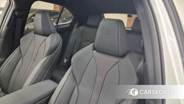Lexus UX300h 2025 Белый из Кореи, фото 3