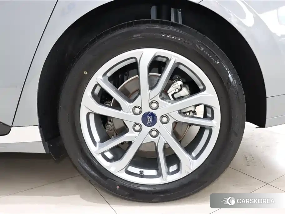 Ford Mondeo 2024 Silver/gray из Китая, фото 3