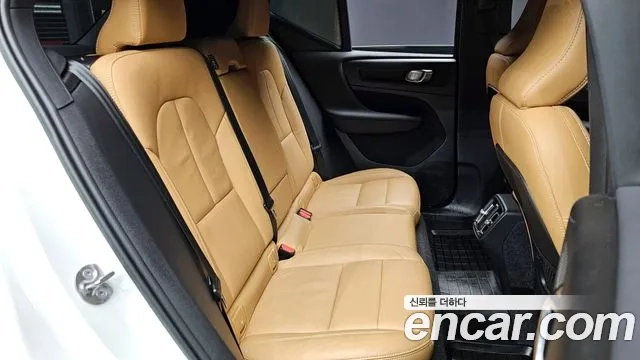 Volvo XC40 2022 Белый из Кореи, фото 3