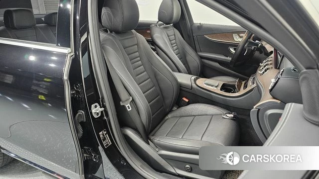 Mercedes-Benz E-Class W213 2020 Черный из Кореи, фото 3