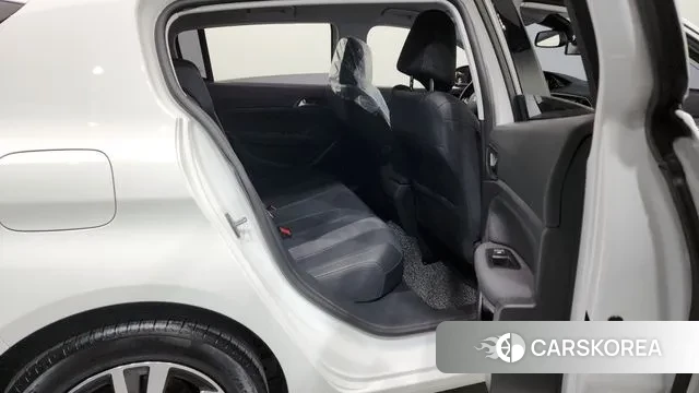 Peugeot 308 second generation 2018 Белый из Кореи, фото 3