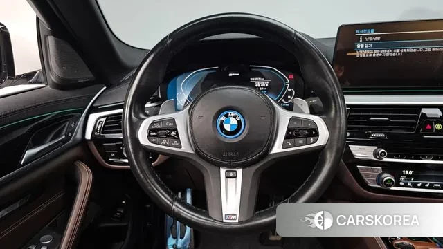 BMW 5 Series (G30) 2022 Белый из Кореи, фото 3