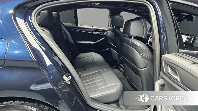 BMW 5 Series (G30) 2023 Черный из Кореи, фото 3