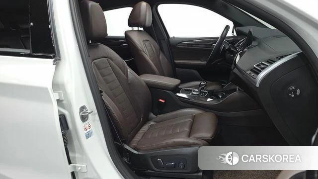 BMW X4 (G02) 2024 Белый из Кореи, фото 3