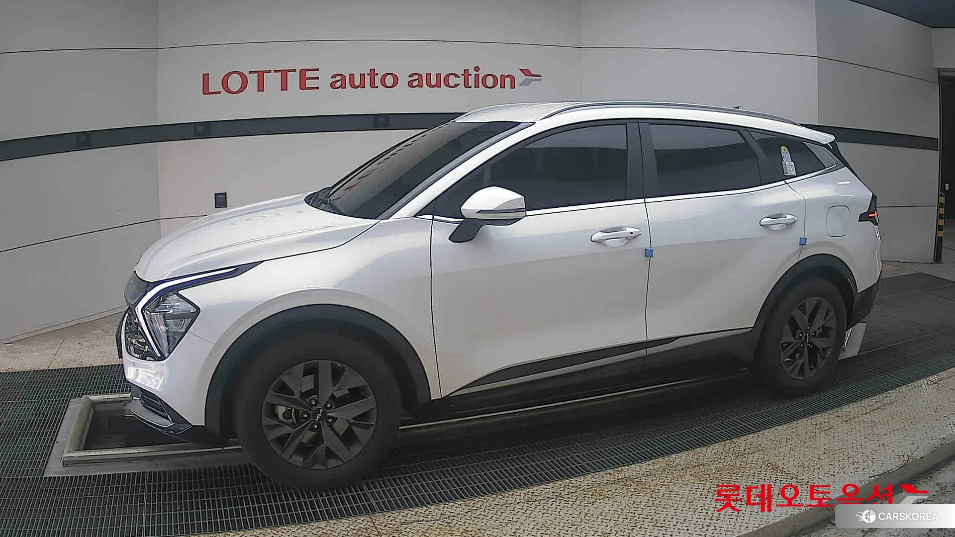 Kia Sportage 2024 Snow White Pearl из Кореи, фото 3