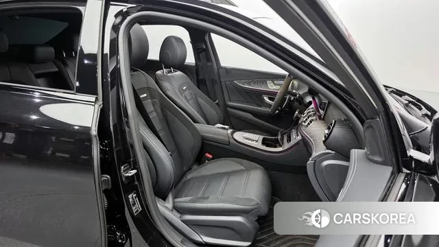 Mercedes-Benz E-Class W213 2023 Черный из Кореи, фото 3