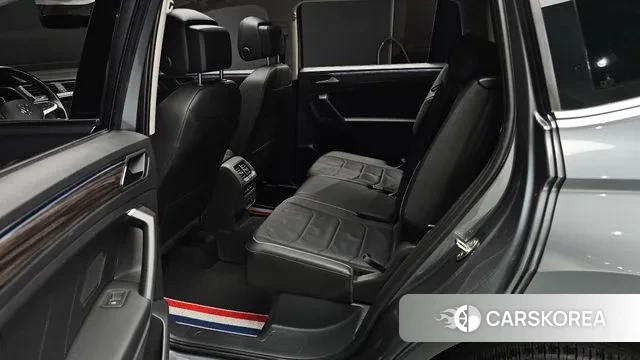 Volkswagen Tiguan Allspace 2022 Серый из Кореи, фото 3