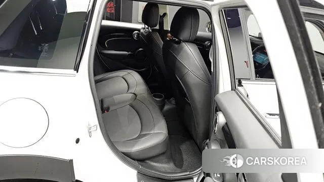 Mini Cooper 2023 Белый из Кореи, фото 3