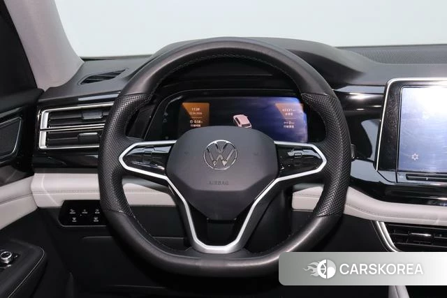 Volkswagen Tourang 2024 Черный из Китая, фото 3