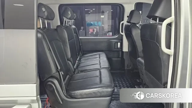 Hyundai Staria 2022 Серебряный из Кореи, фото 3