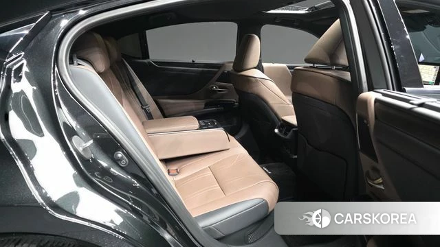 Lexus ES300h 7th generation 2025 Черный из Кореи, фото 3
