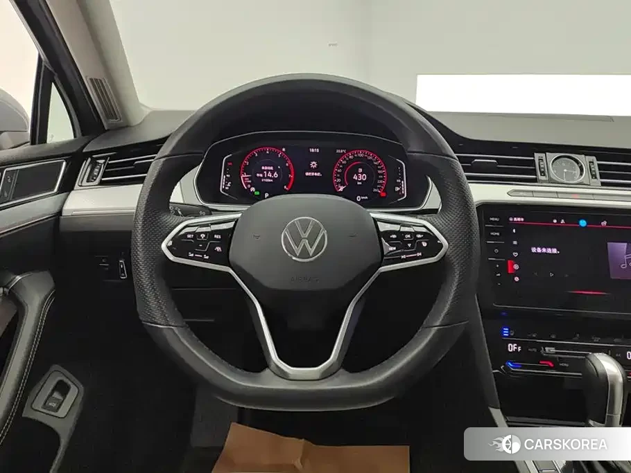 Volkswagen Magotan 2024 Silver/gray из Китая, фото 3