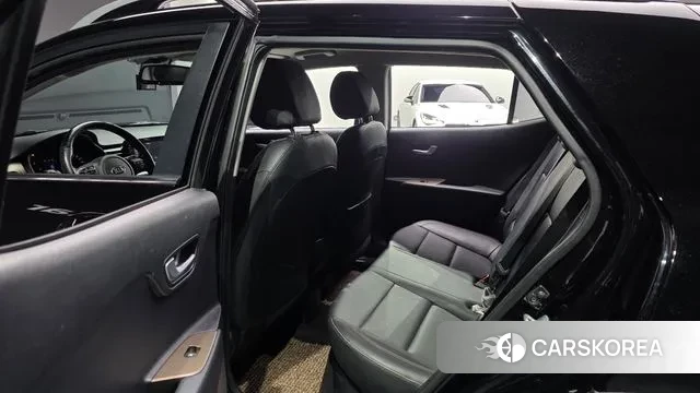 Kia Stonic 2018 Черный из Кореи, фото 3