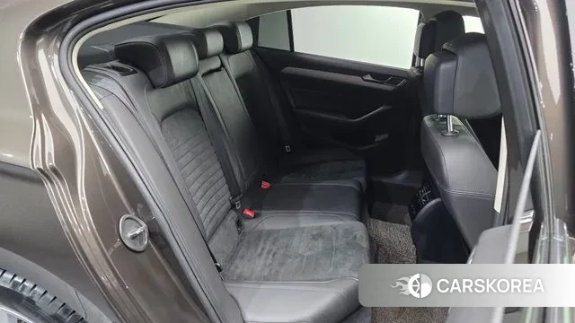 Volkswagen Passat GT (B8) 2018 Коричневый из Кореи, фото 3