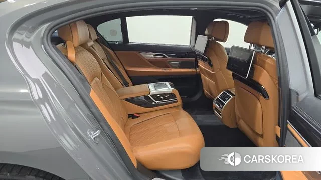 BMW 7 Series (G11) 2020 Серебристо-серый из Кореи, фото 3