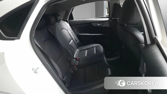 Kia The New K3 2nd generation 2022 Белый из Кореи, фото 3