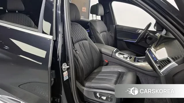 BMW X7 (G07) 2023 Черный из Кореи, фото 3