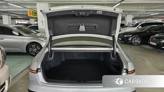 Hyundai Grandeur (GN7) 2023 Серебристо-серый из Кореи, фото 3