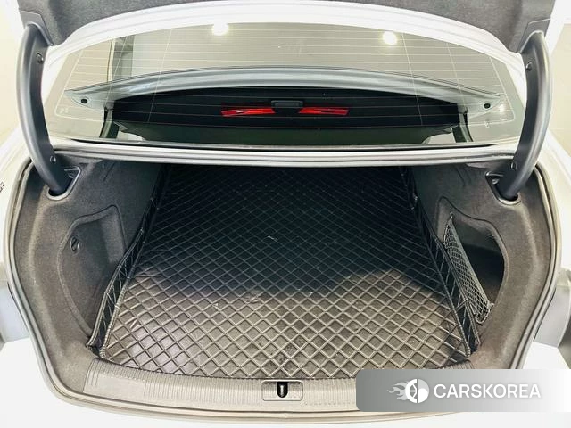 Audi A4L 2023 Белый из Китая, фото 3