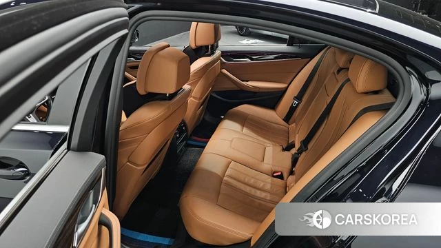 BMW 5 Series (G30) 2021 Черный из Кореи, фото 3