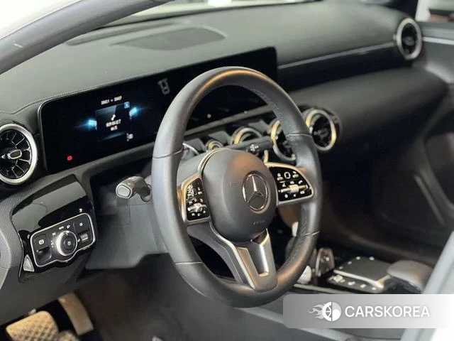 Mercedes-Benz Class A 2022 Белый из Китая, фото 3
